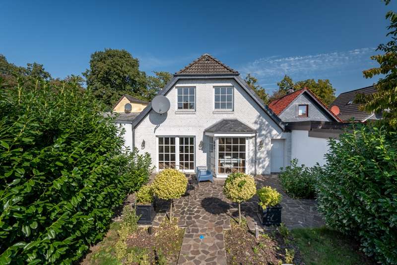 Einfamilienhaus Uetersen - 5 Zimmer, 132 m&sup2;, 1.900&euro; | Angebot:26178487