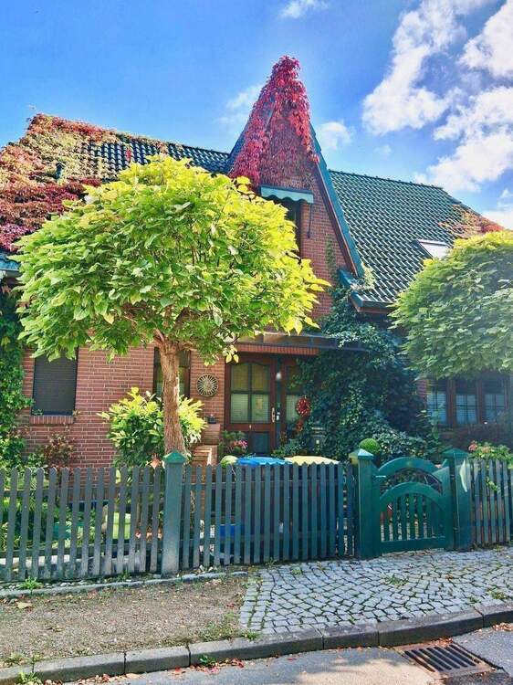 Courtagefrei - Traumhaus in exklusiver Wohnstrasse Nähe Krupunder See Pool - Whirlpool- Studio - Ankleidezimmer zimmer