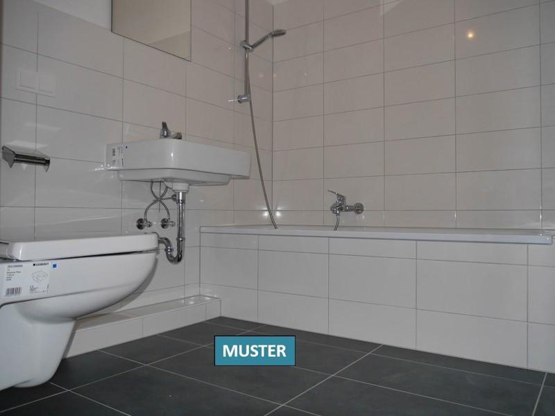 Die Gelegenheit: großzügig geschnitten und Top saniert: helle 2-Zimmer-Wohnung mit Wintergarten zimmer