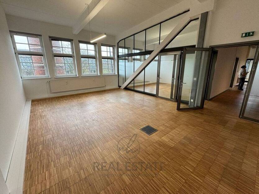 PROVISIONSFREI: 53 m² Start-Up Büro in alter Schokoladenfabrik mit gemeinschaftlichen WC´s