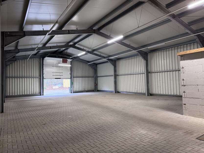 Halle in Hamburg 4.250 € 240.16 m²