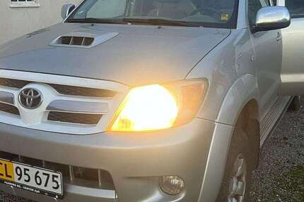 Toyota Hilux 244.159 km 9.900 &euro; Hamburg 20537