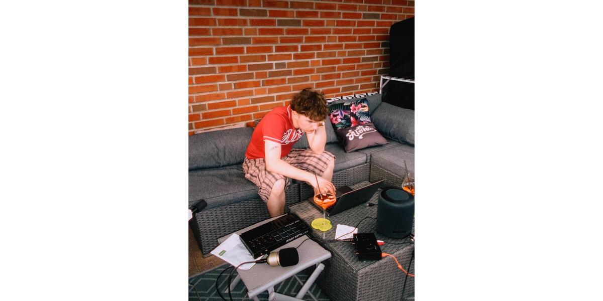 Etagenwohnung Hamburg Wandsbek - 1 Zimmer, 1 m&sup2;, 600&euro; | Angebot:26150341