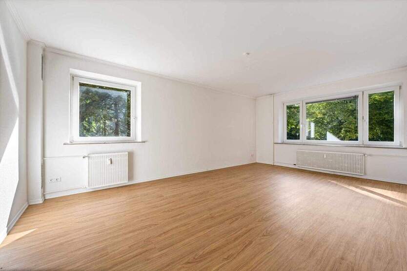Sanierte 2-Zimmer-Wohnung mit Loggia am idyllischen Alsterlauf 2 zimmer
