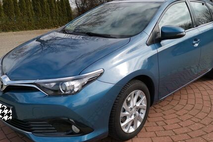 Toyota Auris 85.000 km 10.750 &euro; Bargteheide 22941