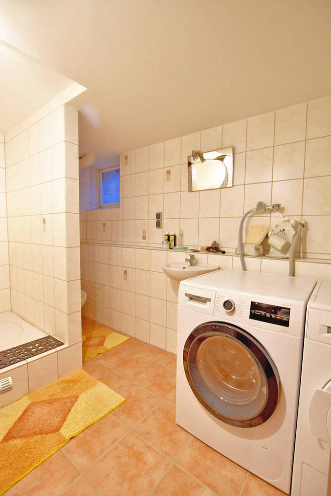 4-Zi.- Doppelhaustraum mit Wintergarten, Kamin, Sauna, Carport und Garten in ruhiger Sackgassenlage