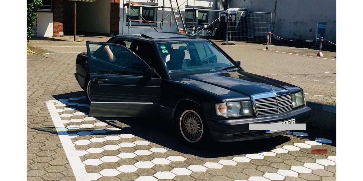 Mercedes-Benz 190 174.000 km 7.199 &euro; Wedel 22880