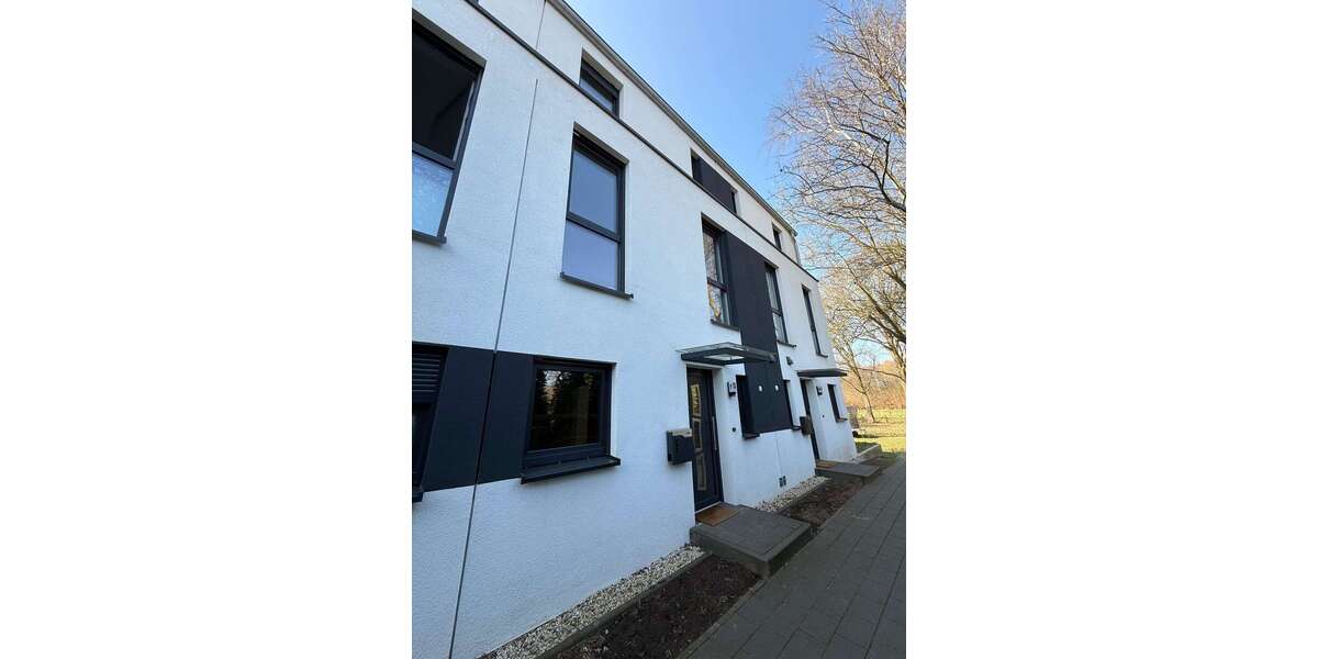 Haus zum Mieten in Norderstedt 2.100 € 119.65 m² 4 zimmer