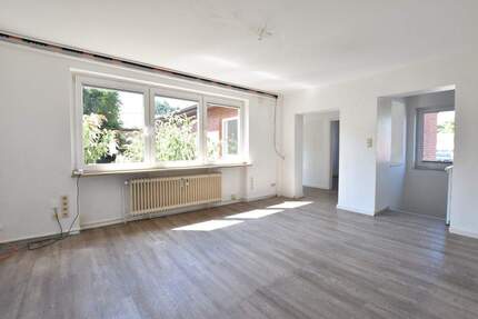 Lichtdurchflutete Bürofläche im Erdgeschoss und Souterrain mit PKW-Stellplätzen 9 zimmer