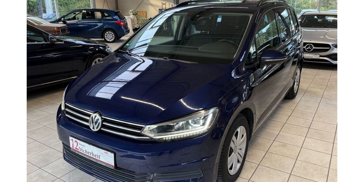 VW Touran 153.656 km 15.499 € Buxtehude 21614