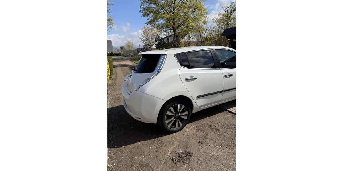 Nissan Leaf 93.600 km 6.750 &euro; Hamburg, Freie und Hansestadt 22087
