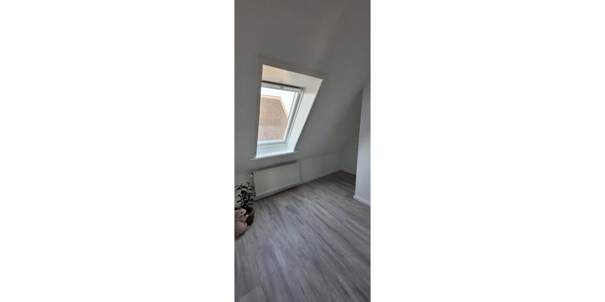 Etagenwohnung Bönningstedt - 4 Zimmer, 90 m&sup2;, 1.500&euro; | Angebot:25395219