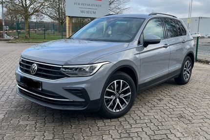 VW Tiguan 76.000 km 23.999 &euro; Hamburg 21077
