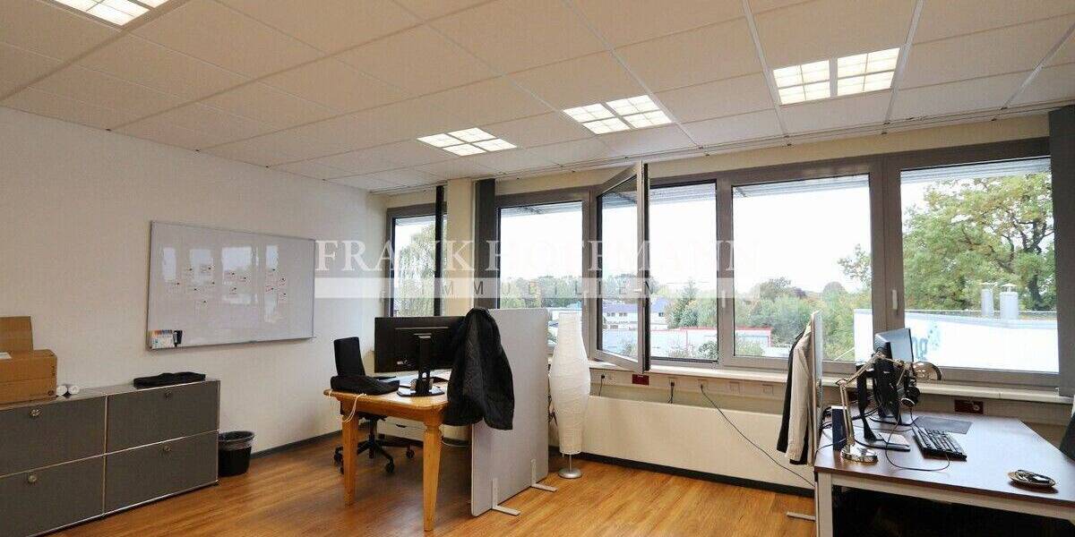 Flexible Bürofläche mit Stellplätzen und Keller in Quickborn zimmer