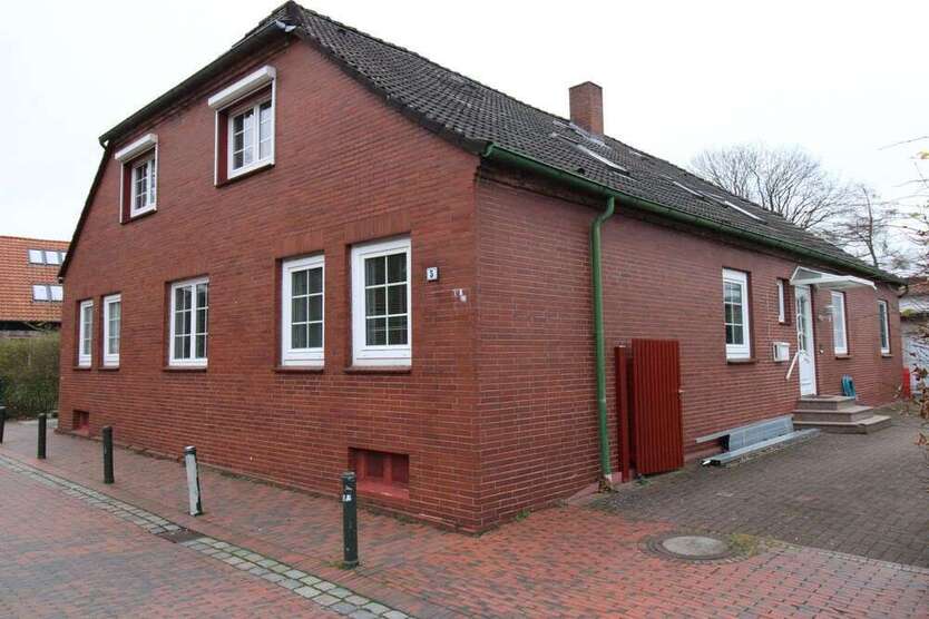 Haus zum Kaufen in Wedel 795.000 € 248.02 m²