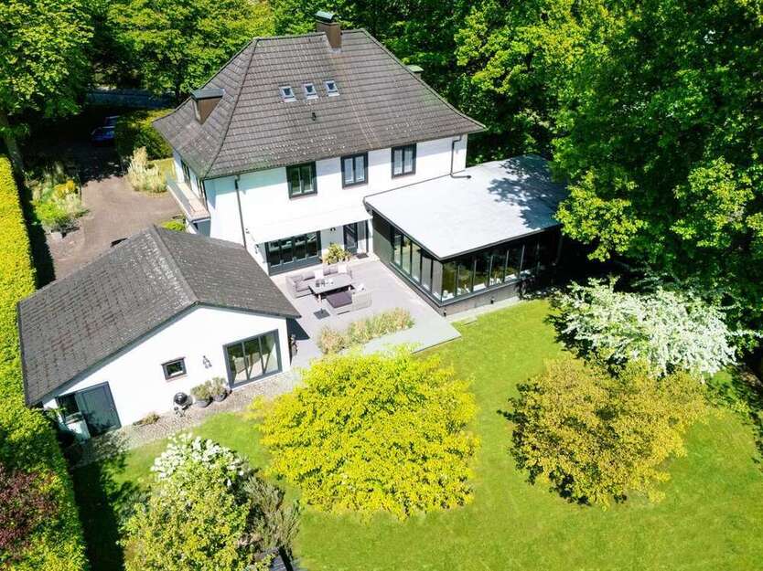 Haus zum Kaufen in Reinbek 1.875.000 € 304 m²