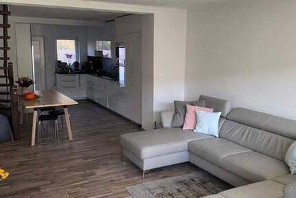 Charmantes Reihenhaus mit 3 Zimmern in Hamburg-Niendorf 3 zimmer