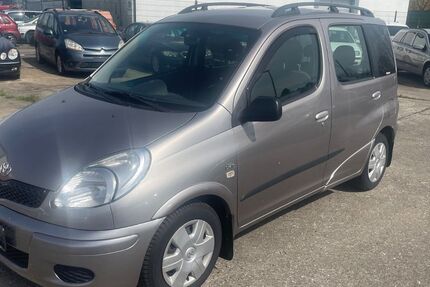 Toyota Yaris 208.000 km 2.200 &euro; Hamburg 22045