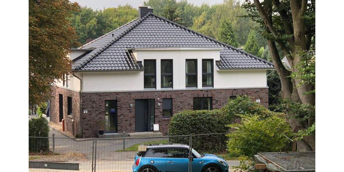 Direkt vom Bauunternehmen ! Südlage ! Doppelhaushälfte in begehrter Lage in HH-Sasel. 4 zimmer