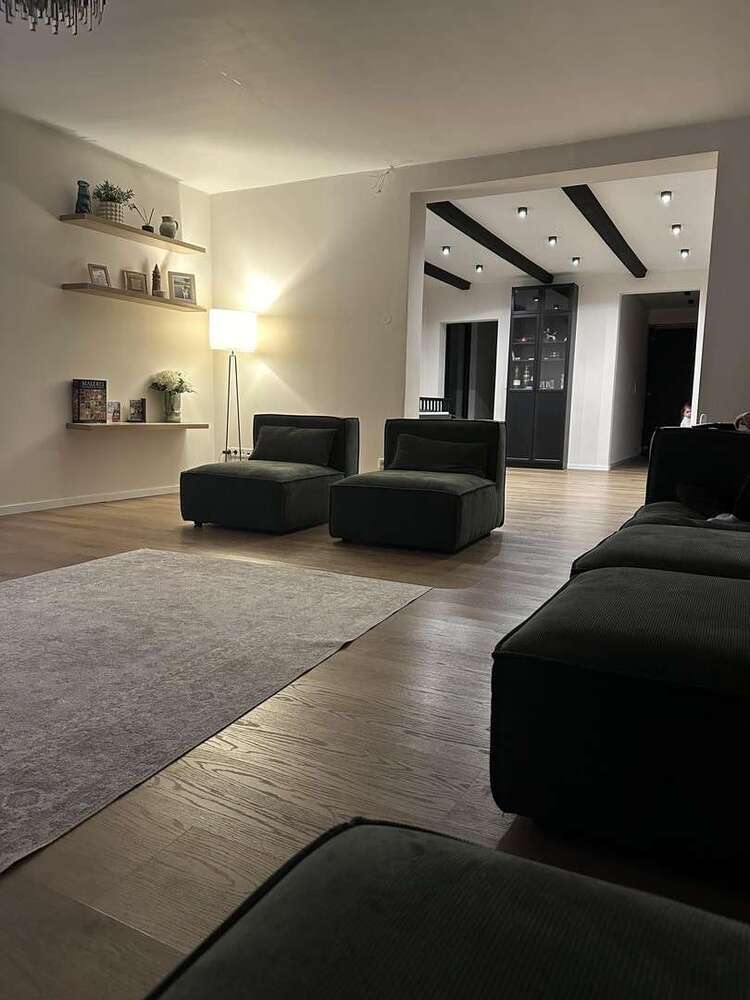 Haus zum Kaufen in Hamburg 1.040.000 € 289 m²