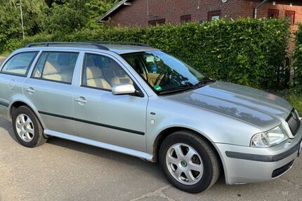 Skoda Octavia 220.800 km 2.150 &euro; Buchholz 21244