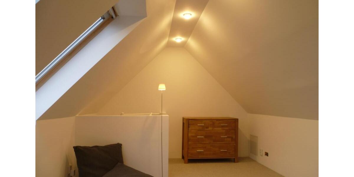 Dachgeschoßwohnung Hamburg Bahrenfeld - 2.5 Zimmer, 82 m&sup2;, 1.150&euro; | Angebot:26279207