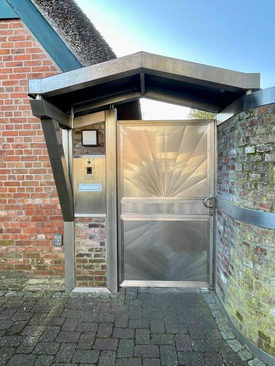 3 Immobilien im Paket - Reetdachhaus - Maisonette Reihenhaus - 4 Zimmerwohnung - alles frei - perfekt zum Vermieten