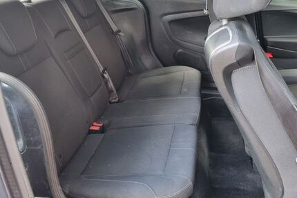 Ford B-Max 153.500 km 4.900 € Hamburg 22147