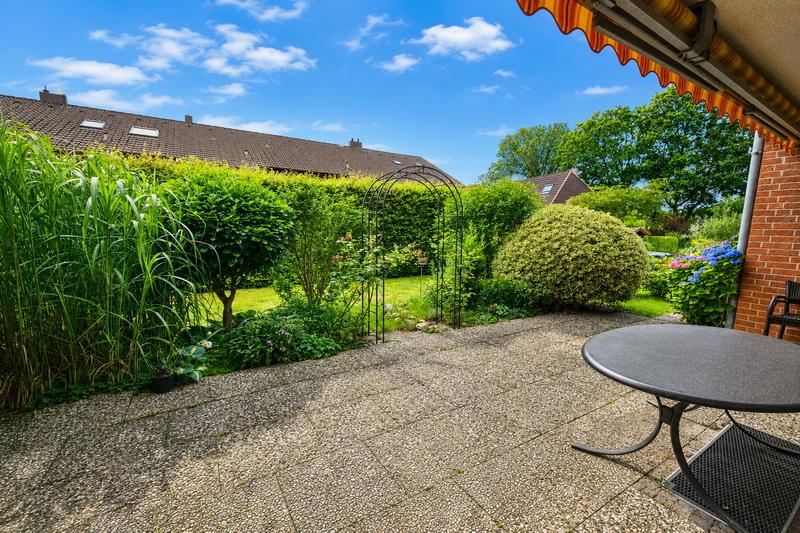 Familienhaus mit außergewöhnlichem Raumangebot und großem Gestaltungspotenzial - inkl. Garage ! - Reihenendhaus Ellerau | Angebot:27055171
