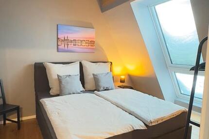Wohnung Hamburg Wandsbek - 3.5 Zimmer, 90 m&sup2;, 1.950&euro; | Angebot:26365572