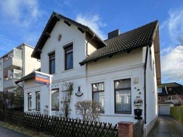 Historisches Zweifamilienhaus mit großem Hof in bester Lage von HH-Lohbrügge 9 zimmer