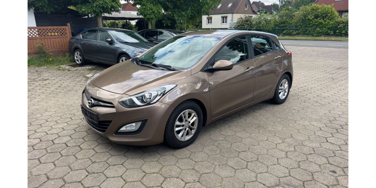 Hyundai i30 285.000 km 4.250 &euro; Stelle 21435