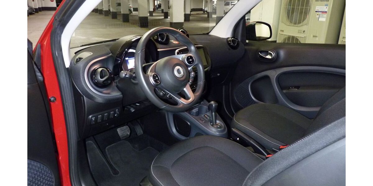 Smart ForTwo 33.522 km 14.600 &euro; Hamburg 20537