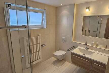 Haus zum Mieten in Hamburg 1.950 € 169 m²