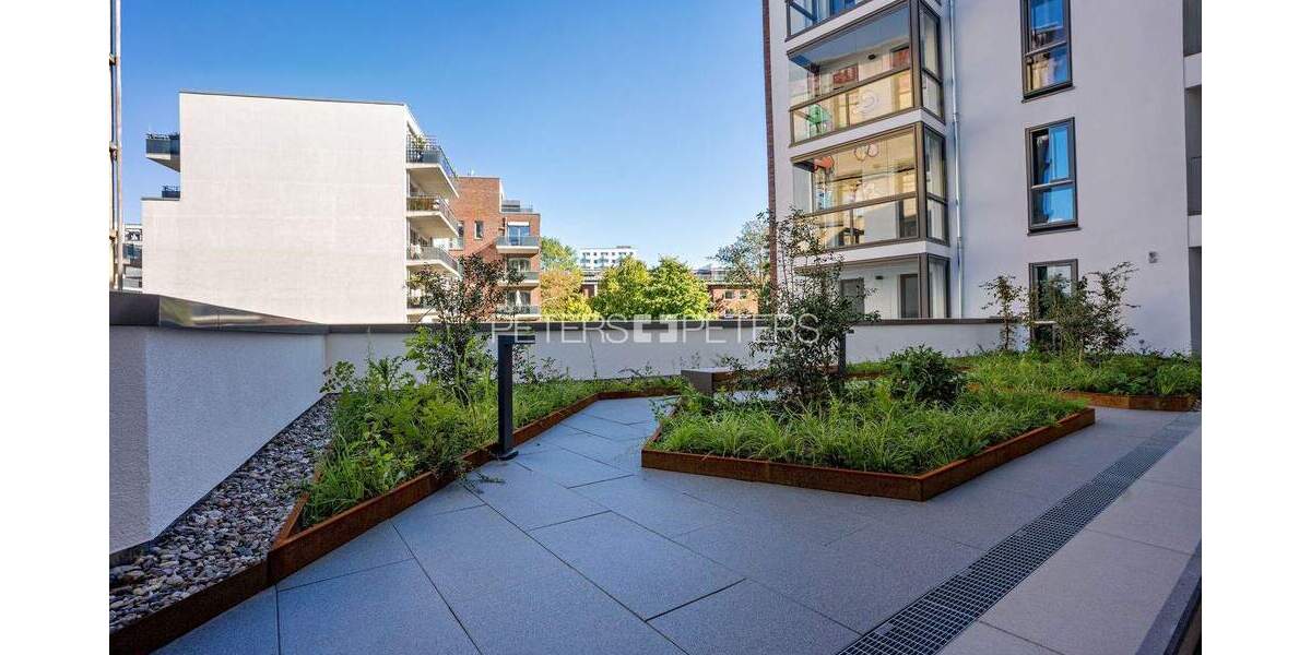 + Buntes Treiben auf zwei Ebenen: Ihre Maisonette-Wohnung mit eigener Dachterrasse! + 6 zimmer