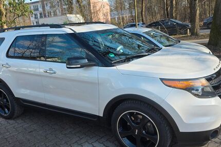 Ford Explorer 168.500 km 17.100 &euro; Hamburg 22147