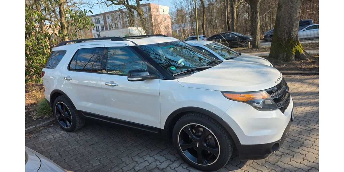 Ford Explorer 168.500 km 17.100 &euro; Hamburg 22147