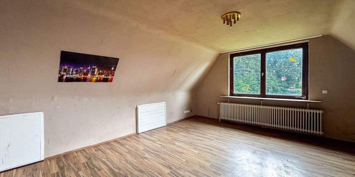 Grundstück mit Altbestand - vielfältige Möglichkeiten 4 zimmer