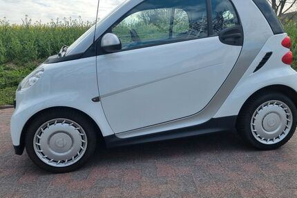 Smart ForTwo 63.000 km 5.850 &euro; Hamburg 22147