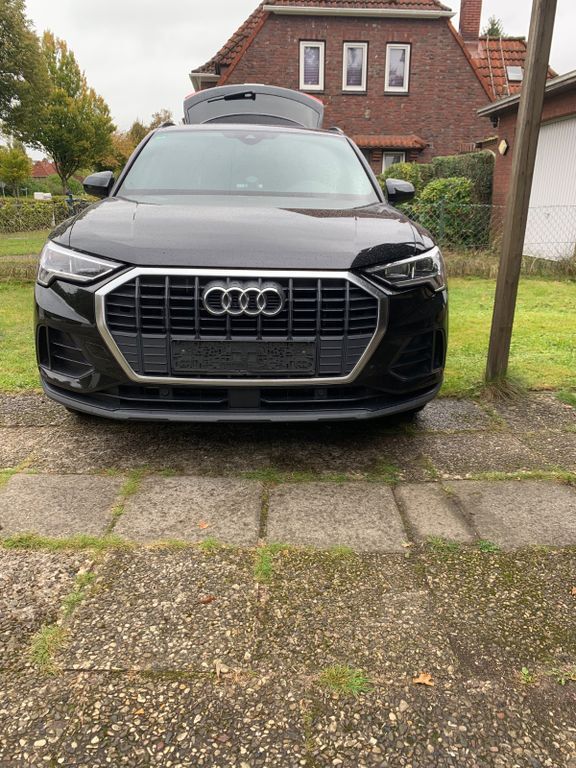 Audi Q3 180.000 km 22.500 € Hamburg 22159