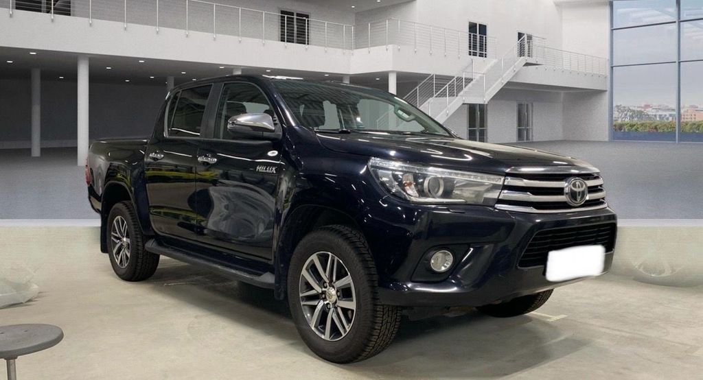 Toyota Hilux 215.282 km 24.999 &euro; hamburg 20539