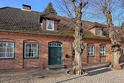 Haus Ahrensburg - 1 Zimmer, 395 m&sup2;, 750.000&euro; | Angebot:23191338