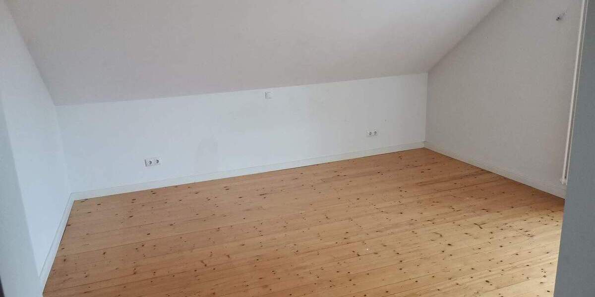 Einfamilienhaus Buxtehude - 5 Zimmer, 180 m&sup2;, 2.200&euro; | Angebot:25800824