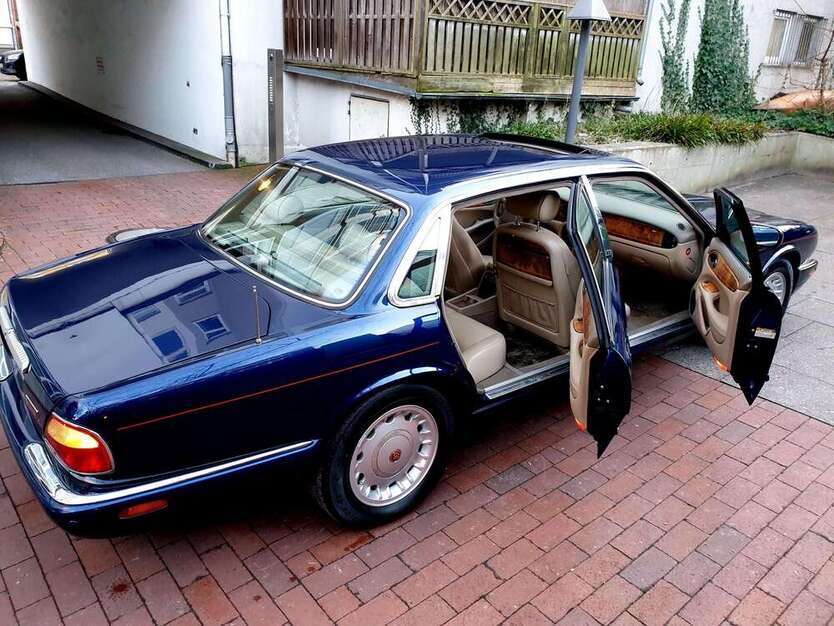 Jaguar Daimler 159.000 km 22.900 € Hamburg 22301