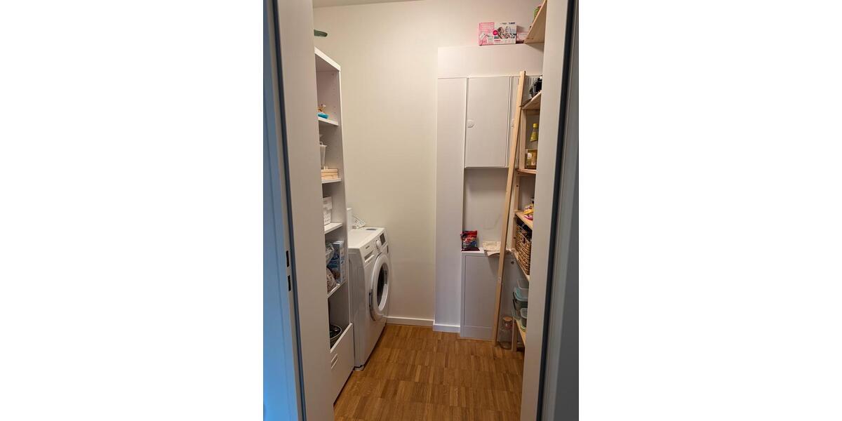 ZWISCHENMIETE März 3-Zimmer Wohnung 3.5 zimmer