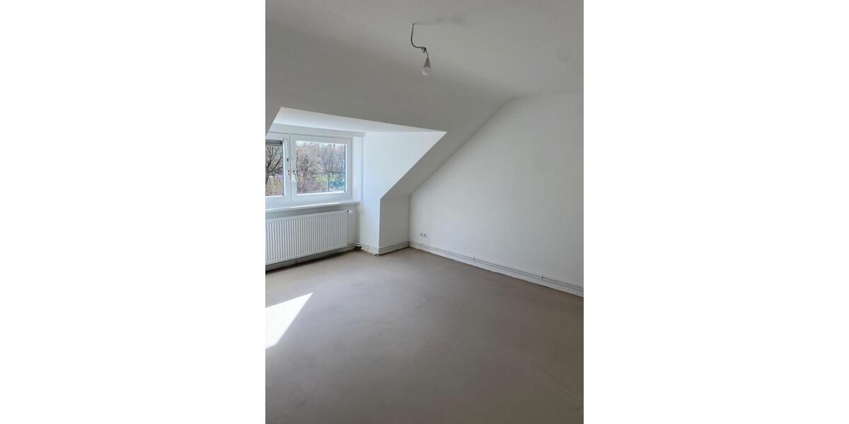 Dachgeschoßwohnung Hamburg Alsterdorf - 2 Zimmer, 42 m&sup2;, 1.200&euro; | Angebot:26350313