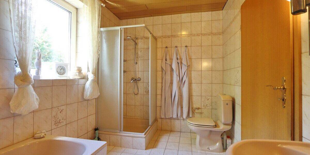 Einfamilienhaus Hamburg Langenhorn - 8 Zimmer, 191 m&sup2;, 450.000&euro; | Angebot:26806972