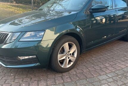Skoda Octavia 125.170 km 9.000 &euro; Hamburg 22605
