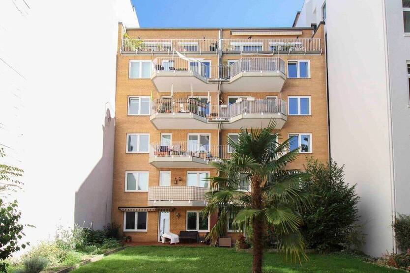 Ruhig & urban - hier passt Alles! 3-Zi.-Etagenwohnung mit Balkon, eigenem TG-Stellplatz und Aufzug