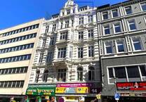 Mittendrin und über allen - gepflegte 3 Zimmer WHG, ca. 92,50 m², im 5. OG am Steindamm, St. Georg